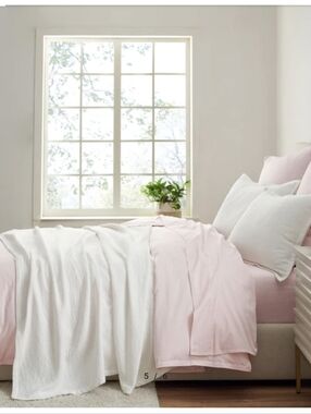 Organic  Matelassé Blankey